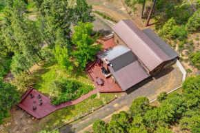 208 Escape - Quiet, private, cabin on 5-acres - Trails - WiFi - Fireplace - Family Getaway